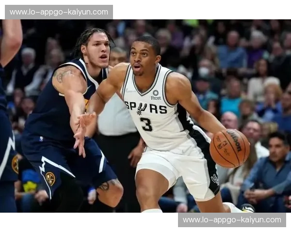 勇士vs雷霆视频直播：金州战火重燃，俄城闪电待发！